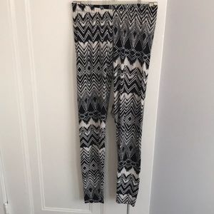 Black and white patterned leggings